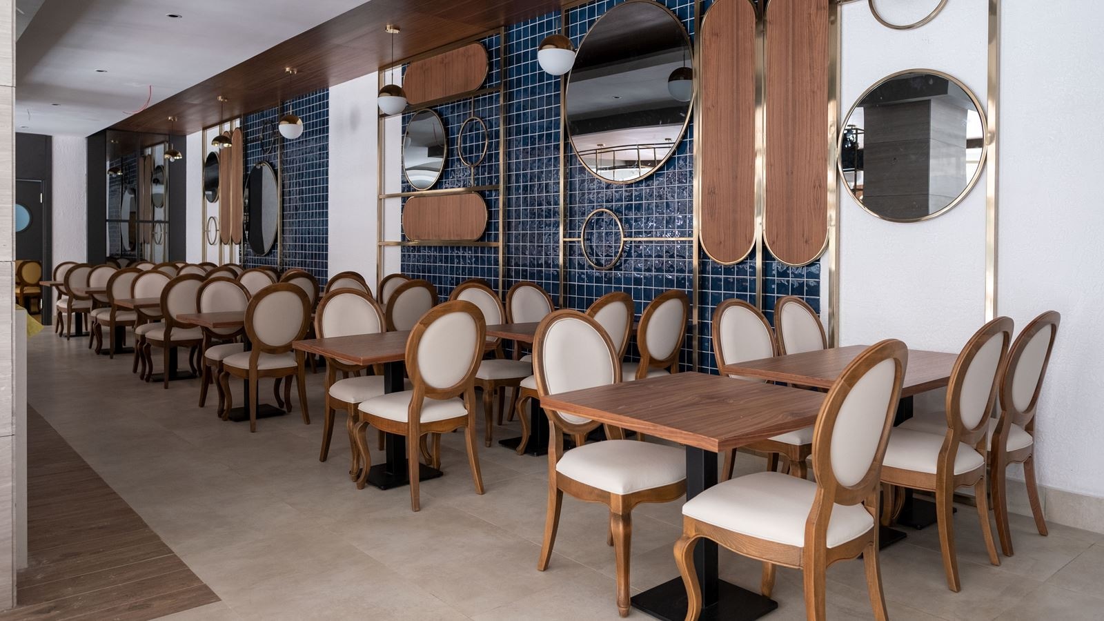 restaurants-restaurant