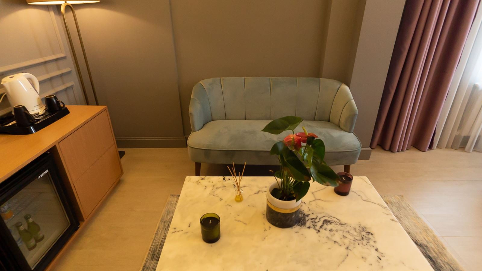 rooms-deluxe-room-with-balcony