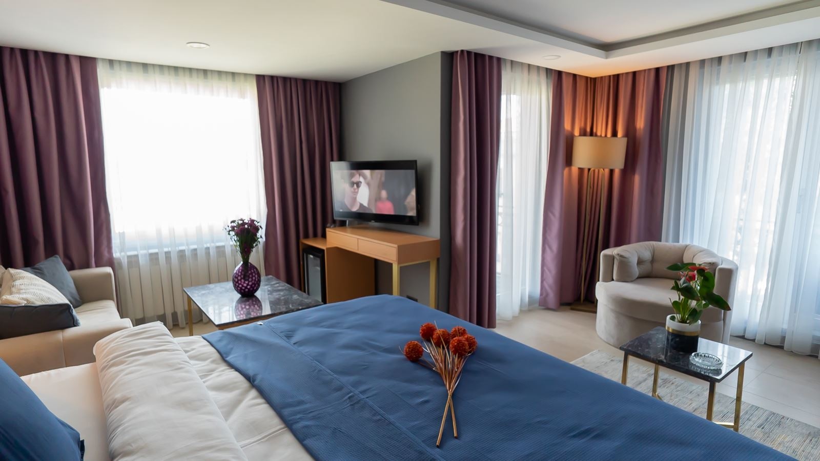 rooms-deluxe-superior-room-sea-view-balcony