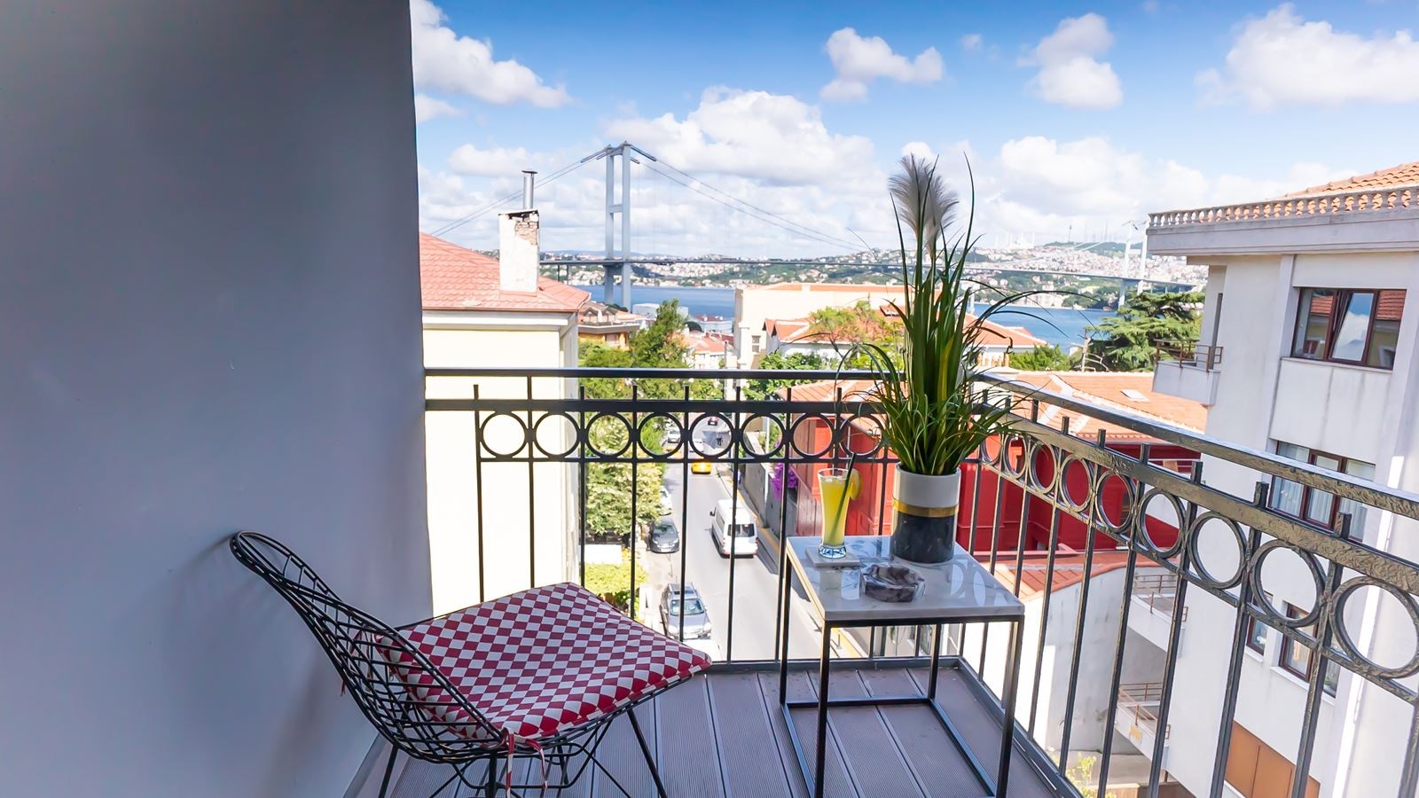 rooms-deluxe-superior-room-sea-view-balcony