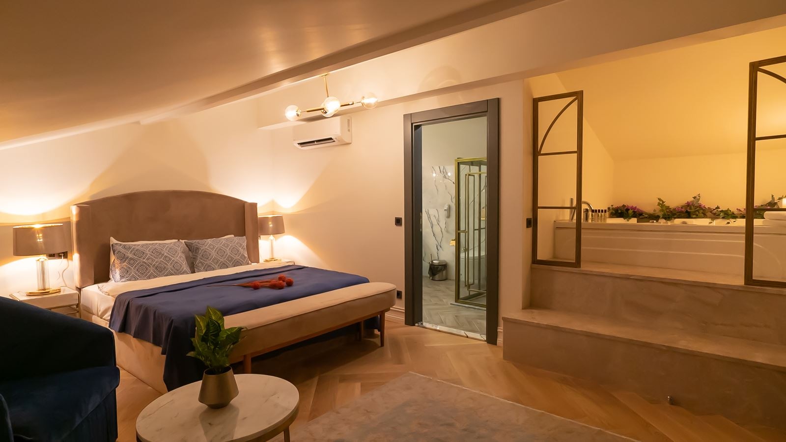 rooms-king-suite-bosphorus-view-with-terrace