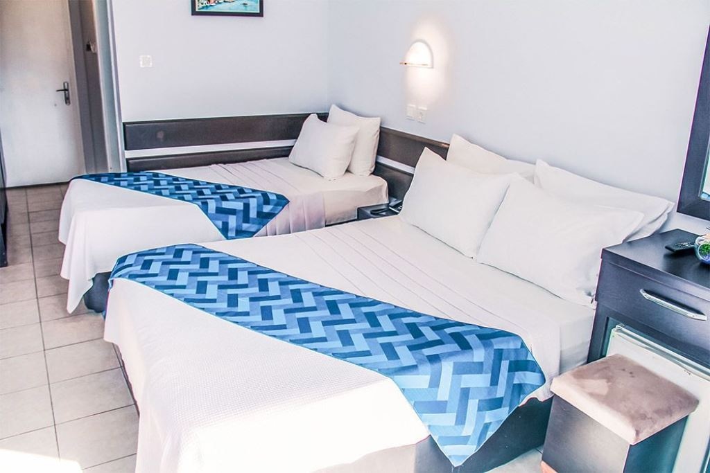 rooms-standard-room-pool-view