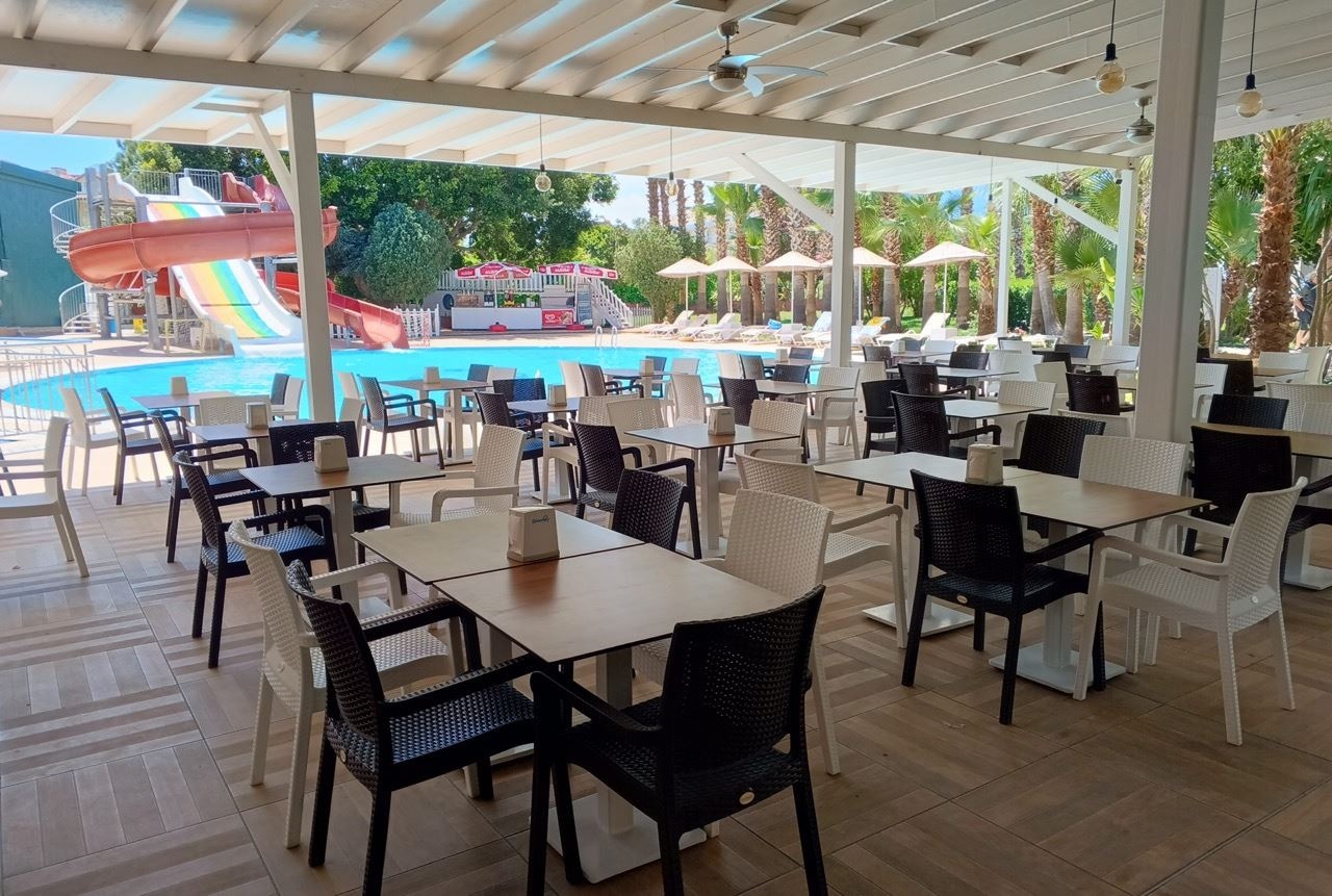 restaurants-main-building