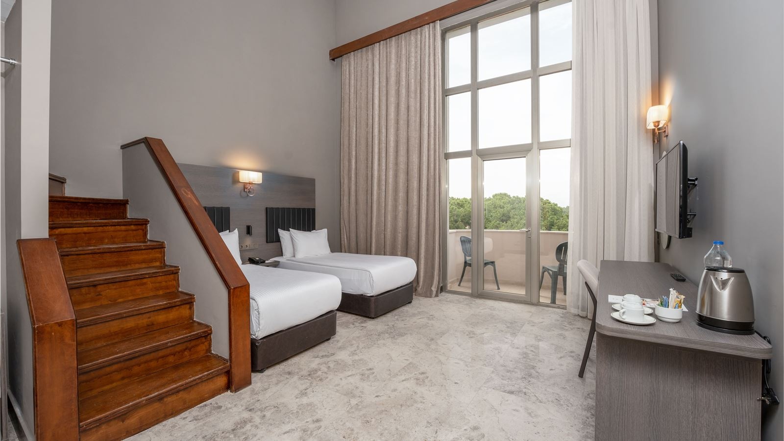 rooms-family-doublex-room-land-view