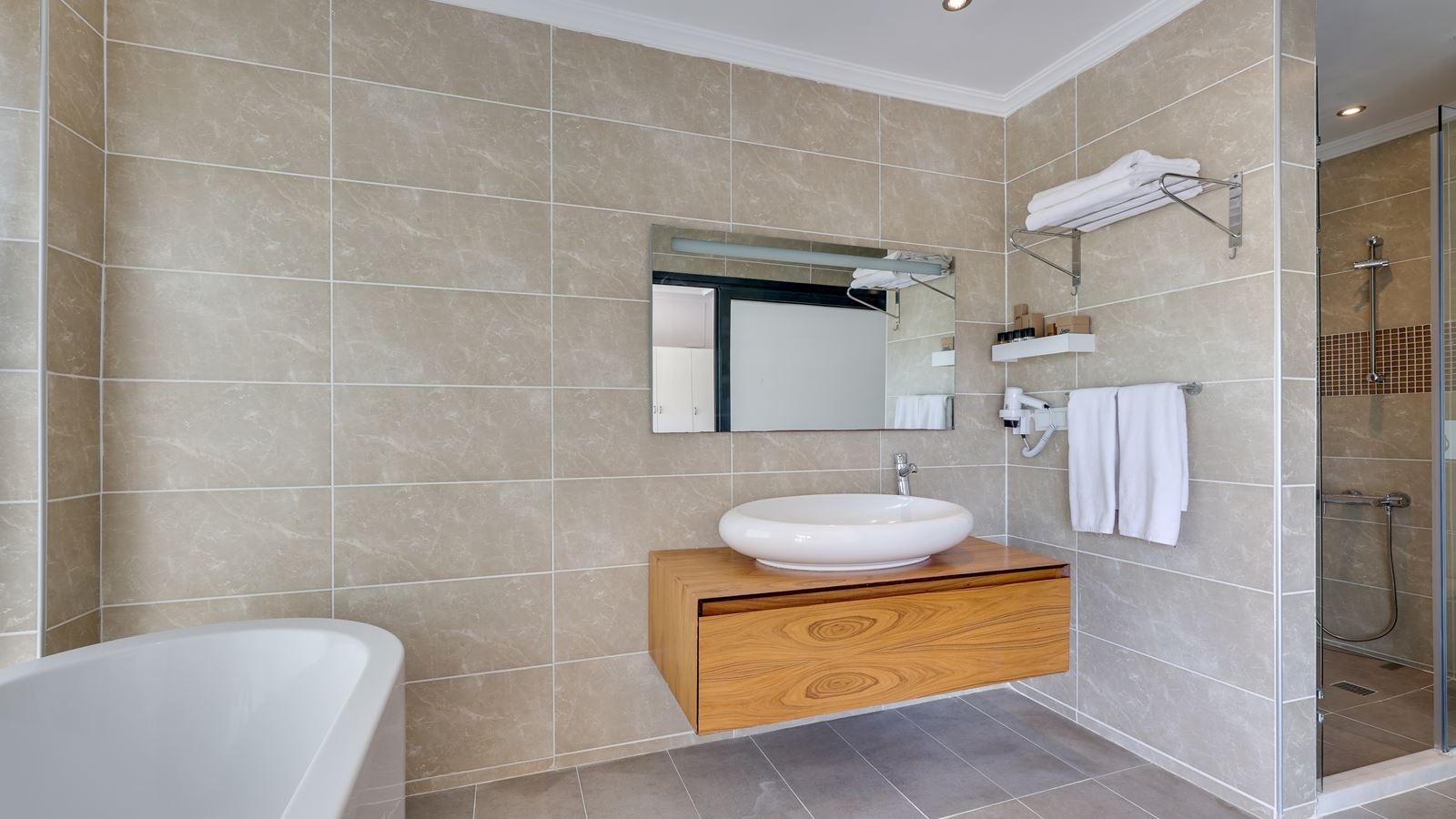 rooms-junior-suite-jacuzzi