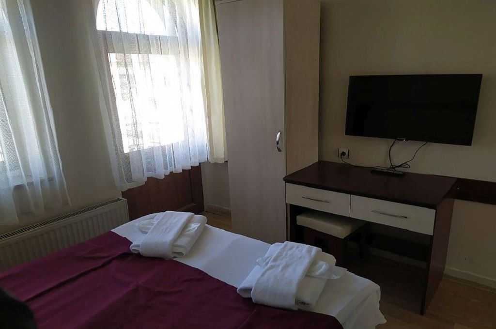 rooms-economy-room
