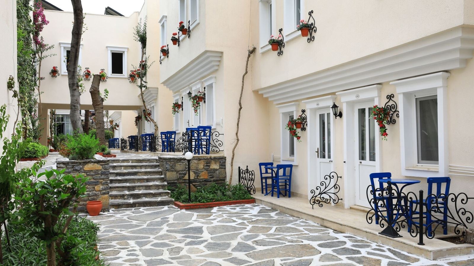 general-main-building