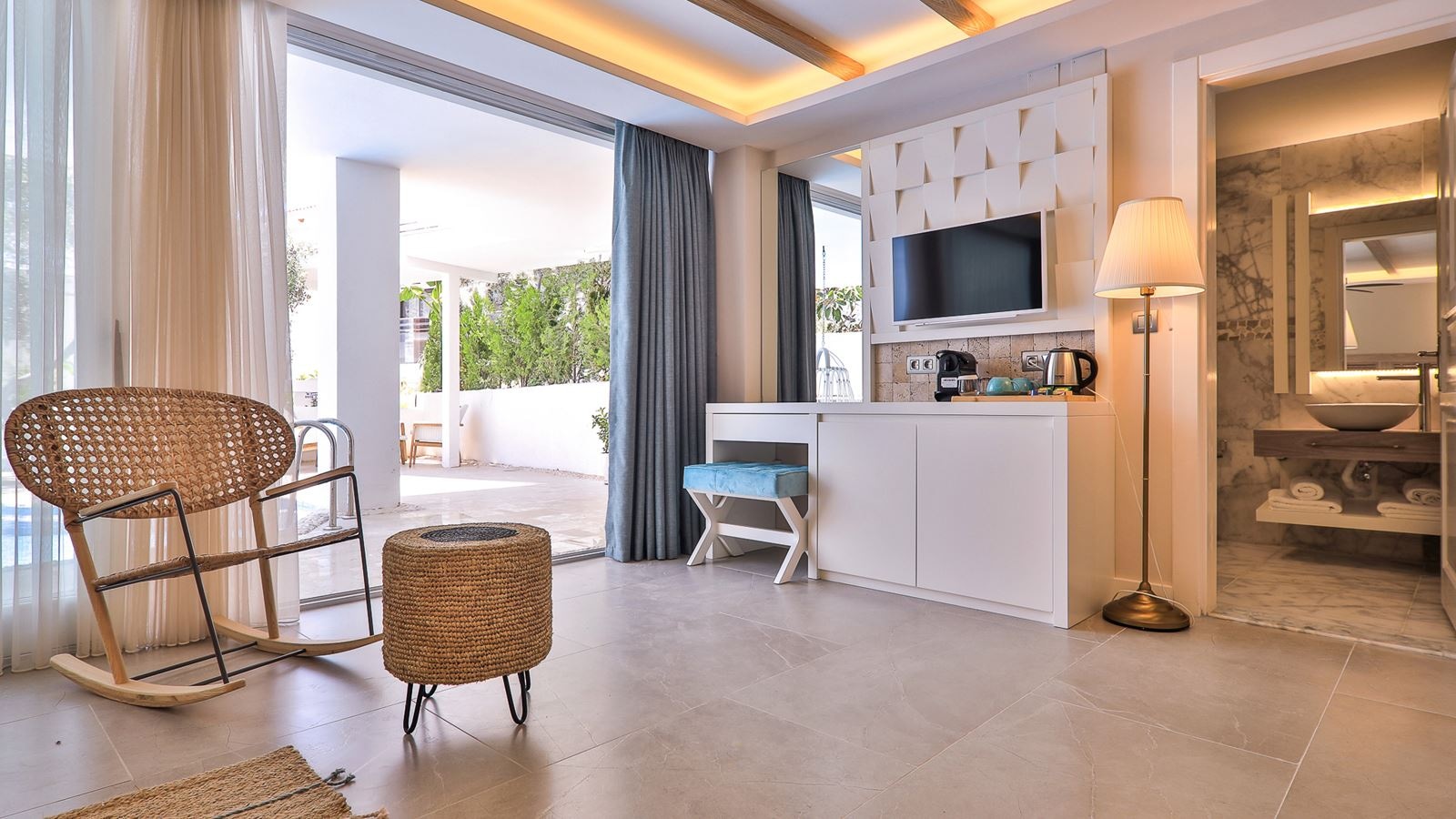 rooms-garden-pool-suite