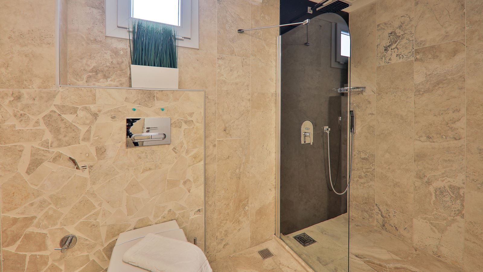 rooms-classic-partial-sea-view-room