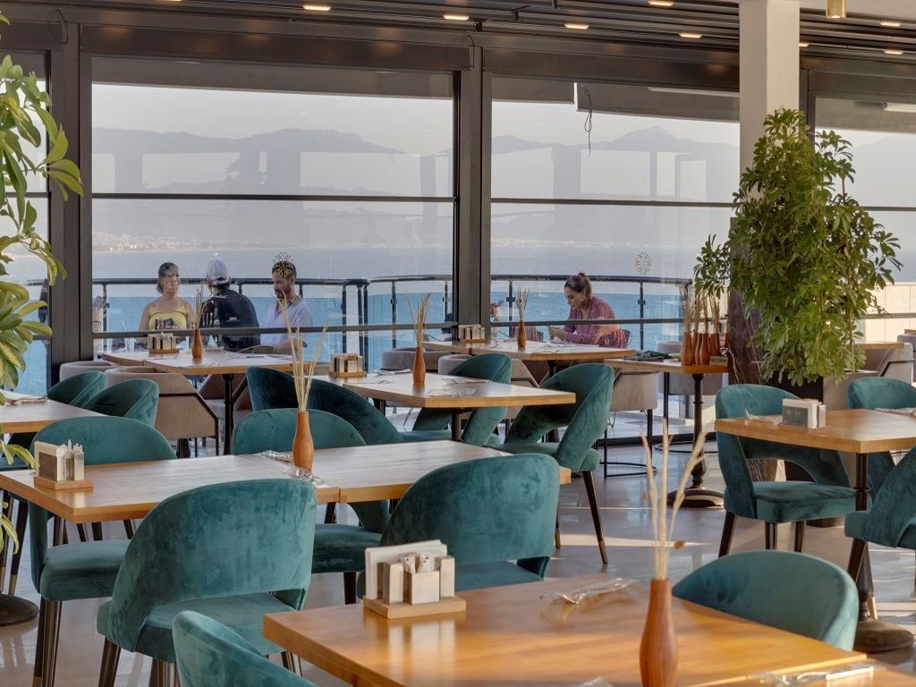 restaurants-restaurant