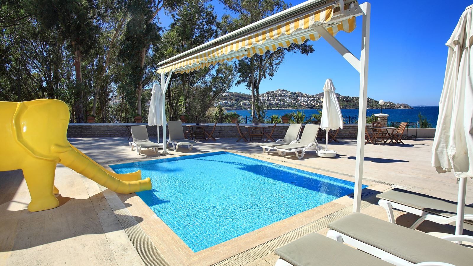 pools-outdoor-childrens-pool