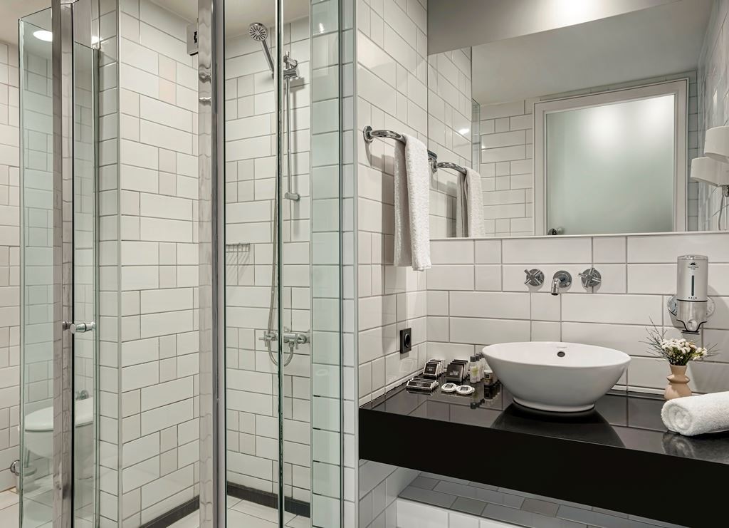 rooms-family-room-main-building