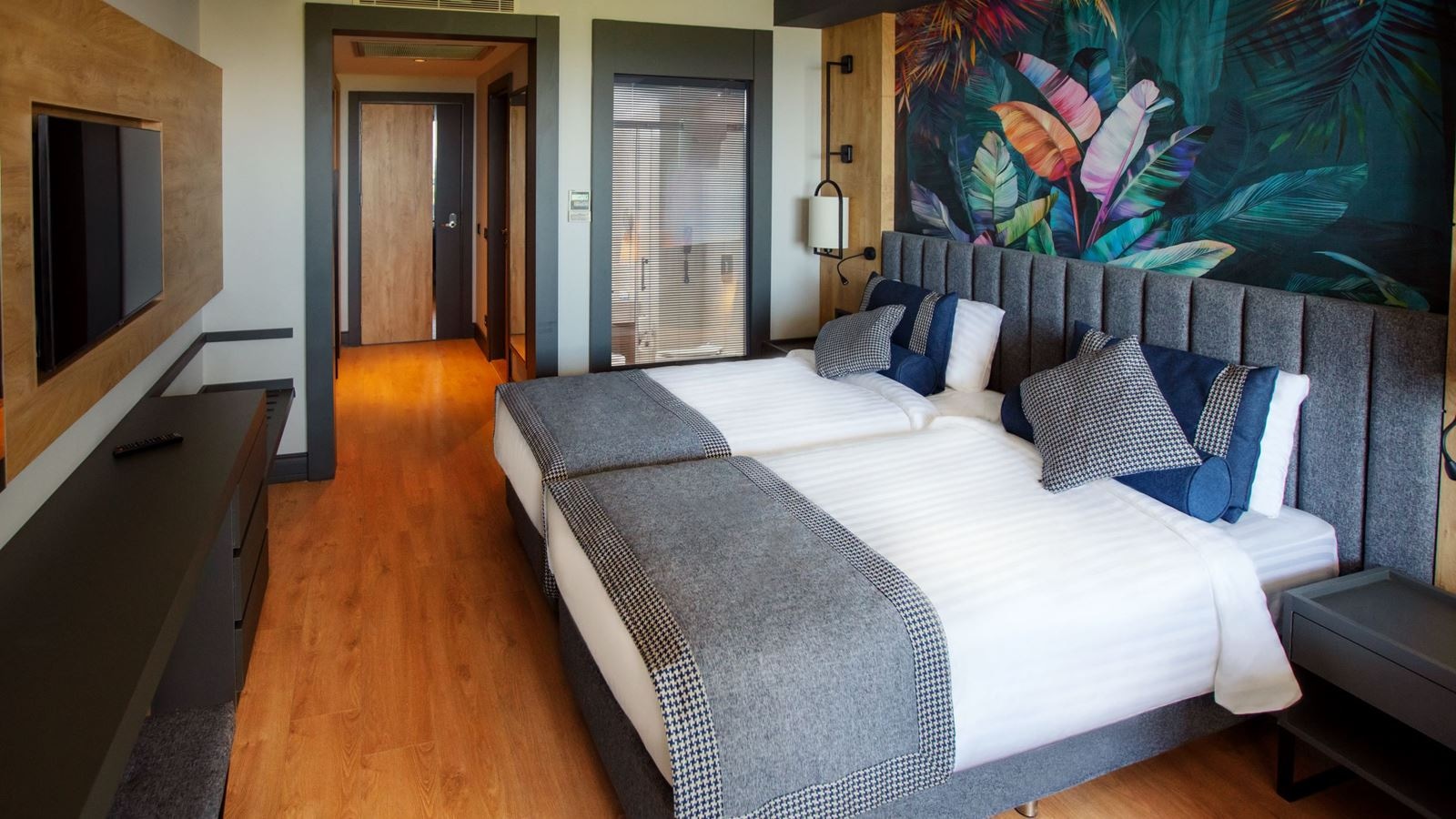 rooms-standard-side-sea-view-room