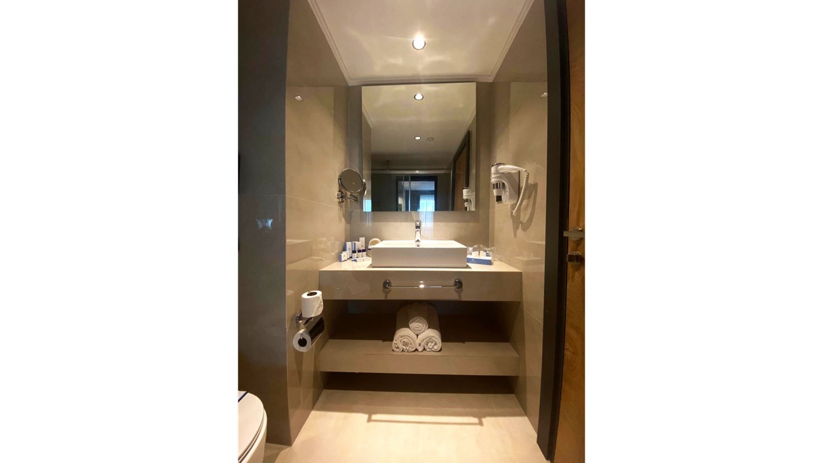 rooms-connection-family-room