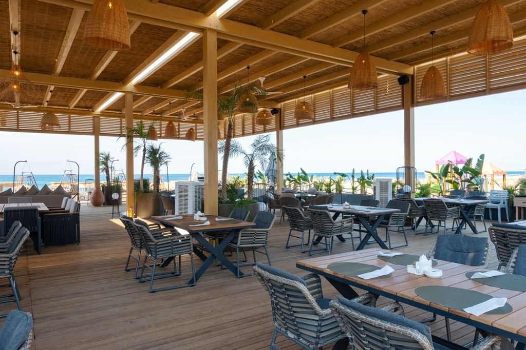 bars-breeze-beach-bar