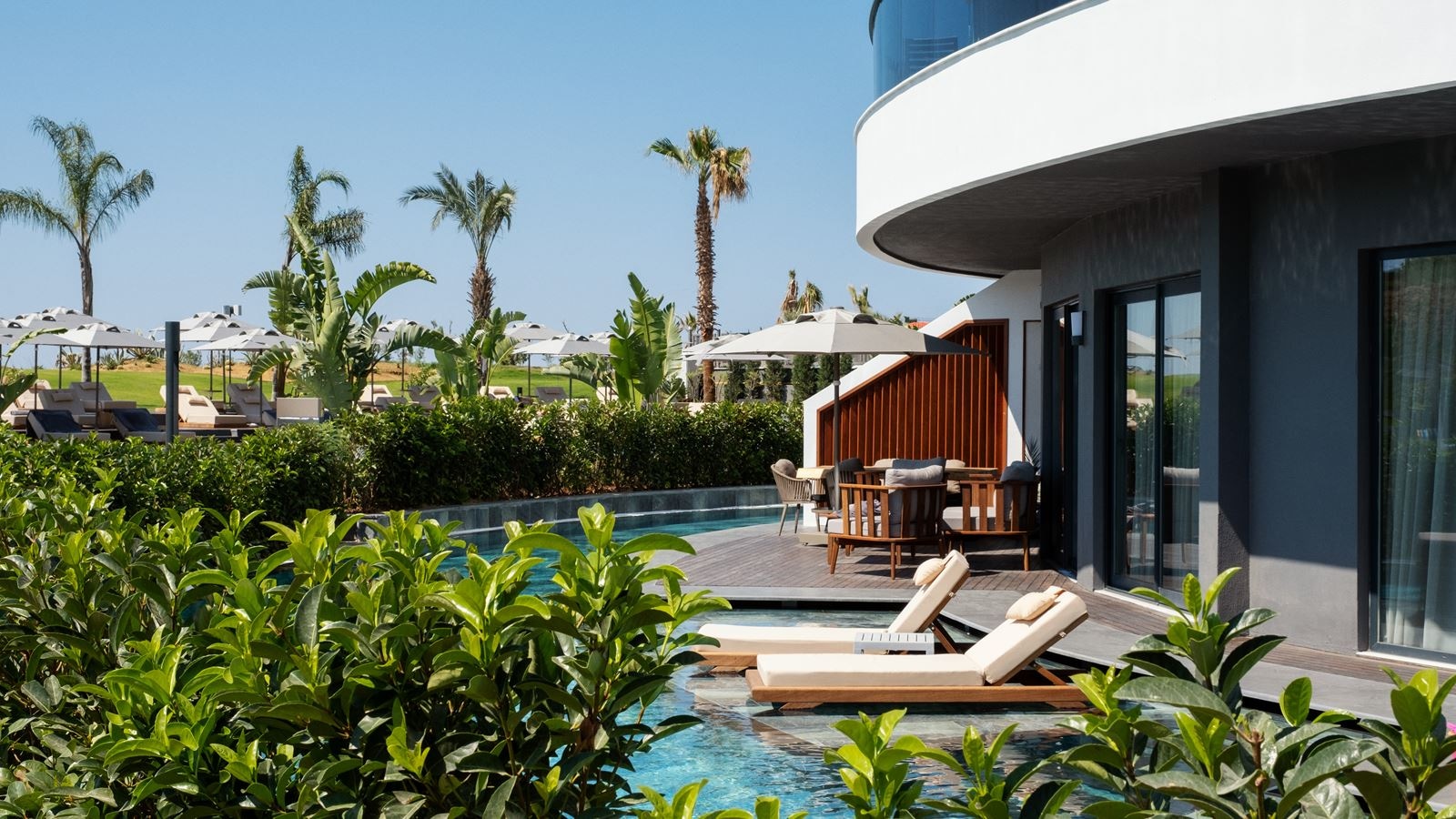 rooms-lagoon-swim-up