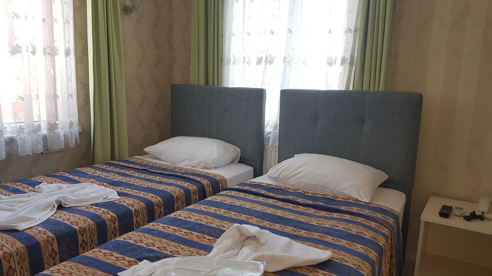 rooms-standard-twin-room