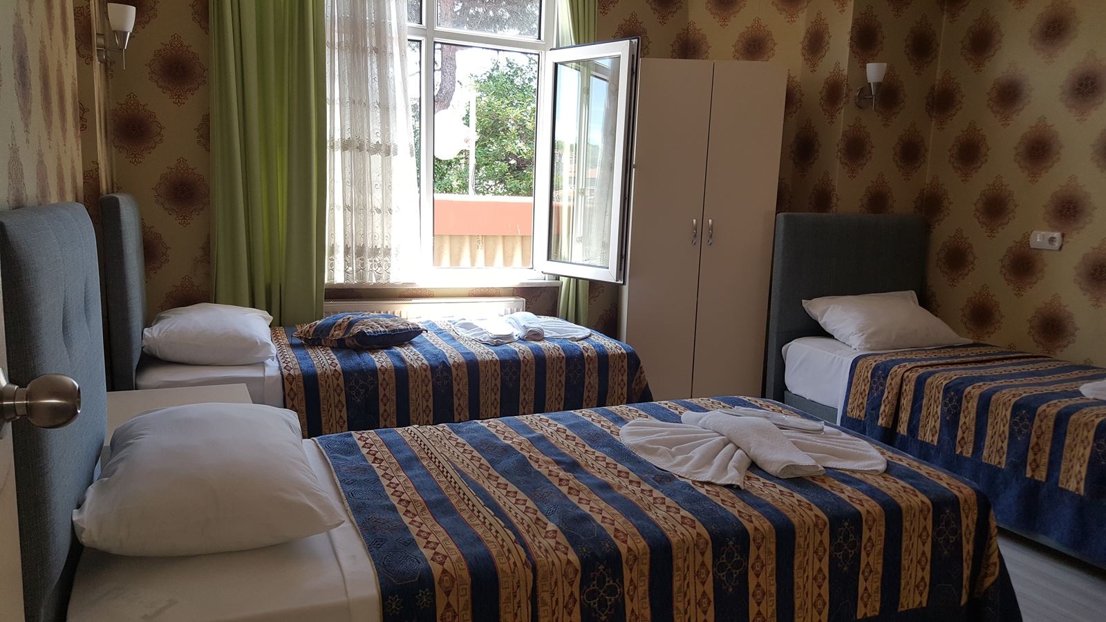 rooms-standard-triple-room