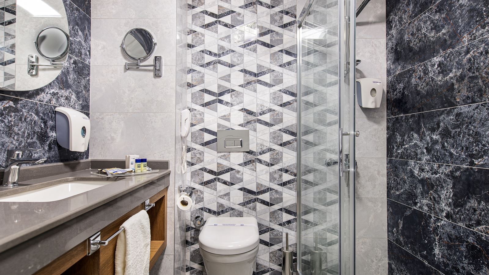 rooms-standard-room-land-view