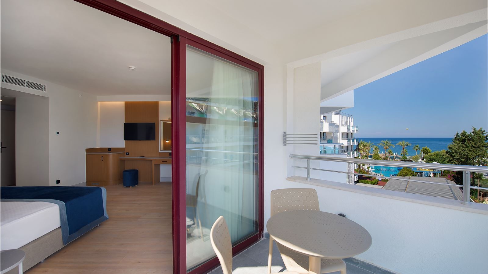 rooms-junior-suite-room