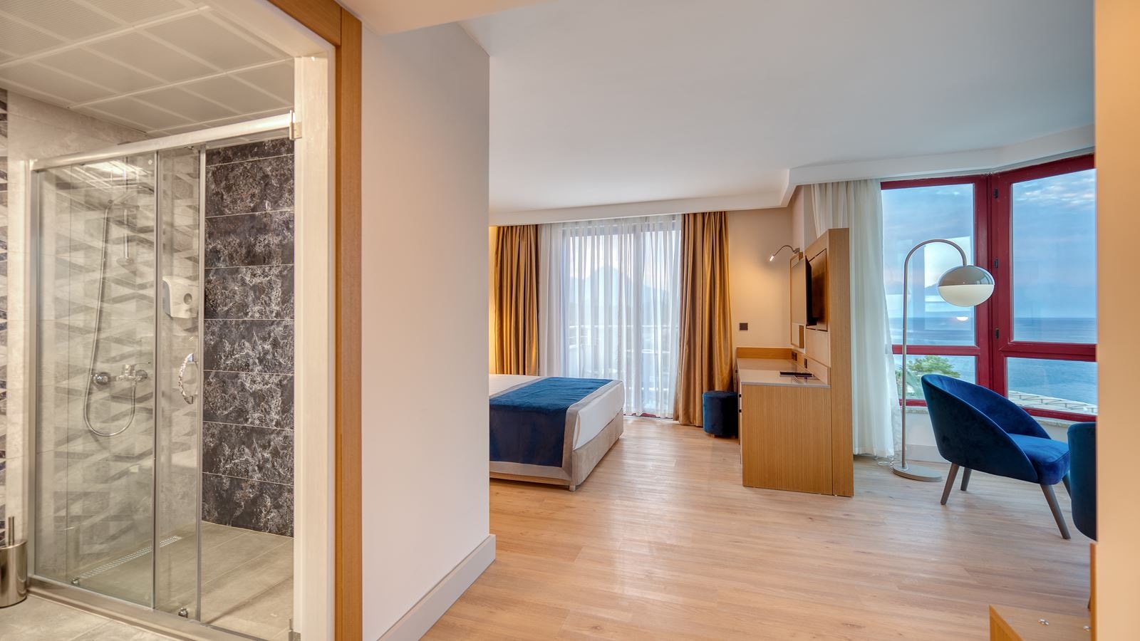 rooms-suite-room