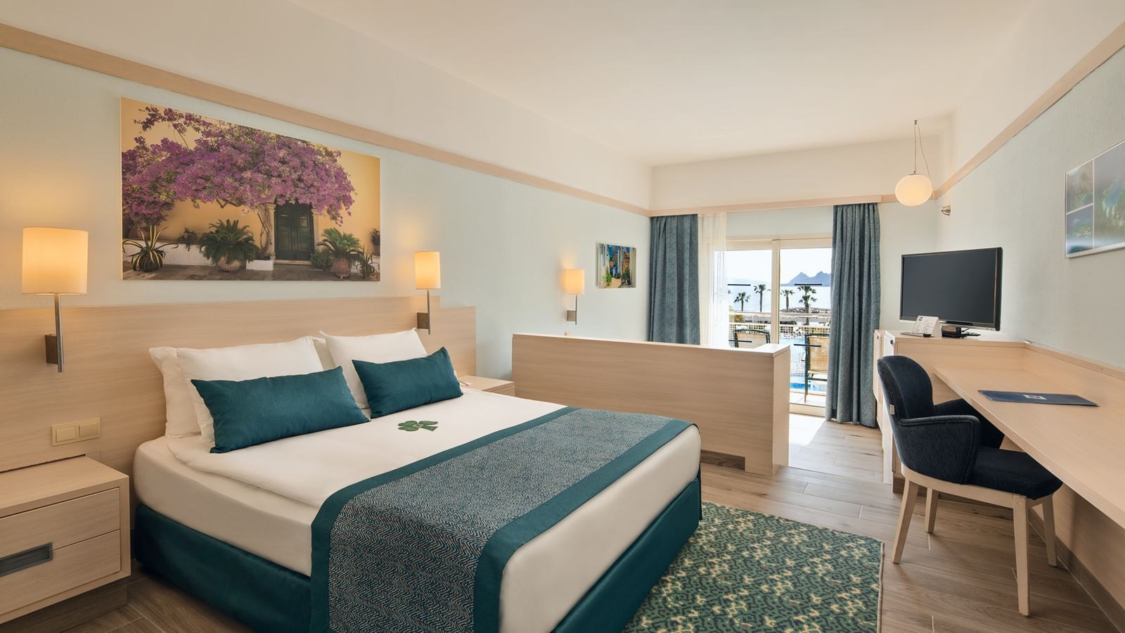 rooms-coral-room-2+2