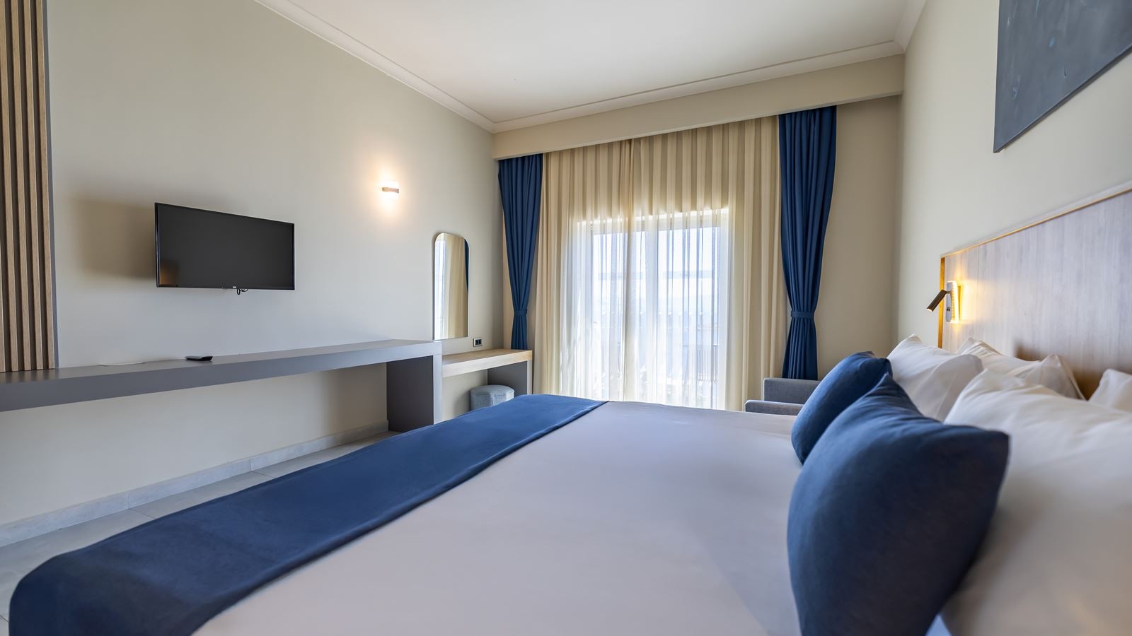 rooms-main-building-superior-suit-with-jakuzzi