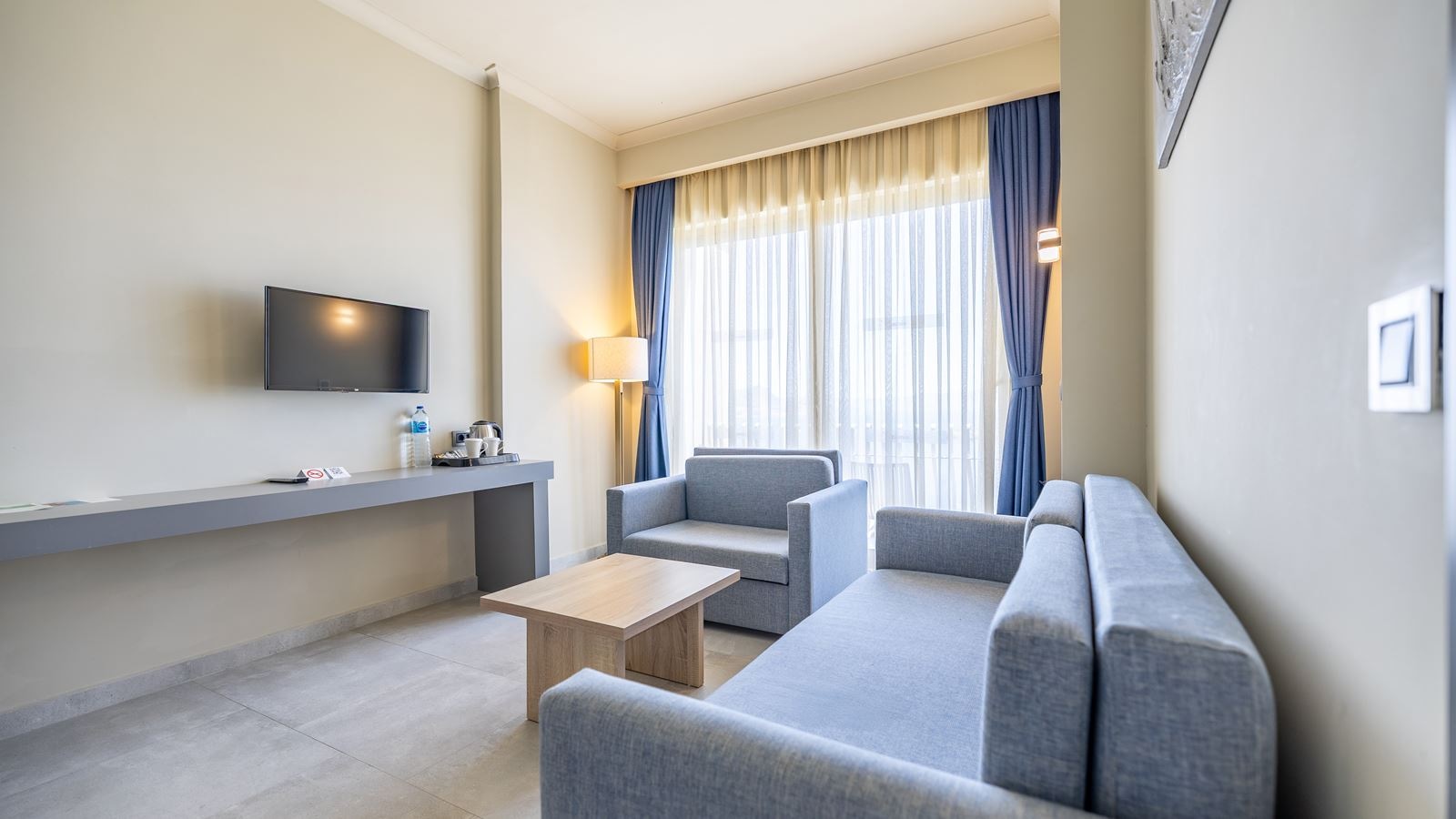 rooms-main-building-superior-suit-with-jakuzzi