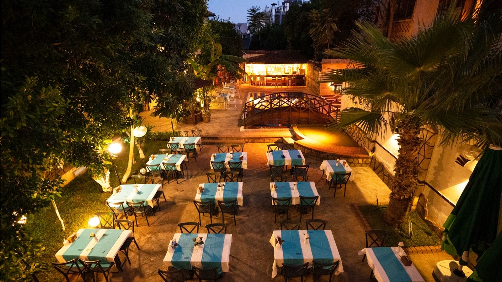 restaurants-main-building