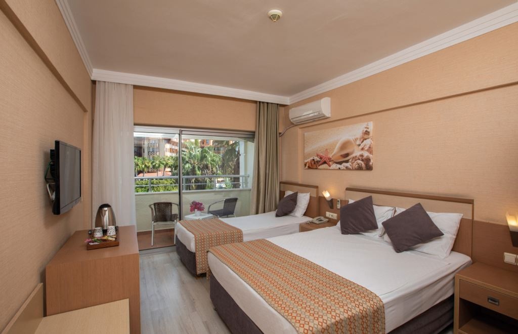 rooms-standart-room-land-view