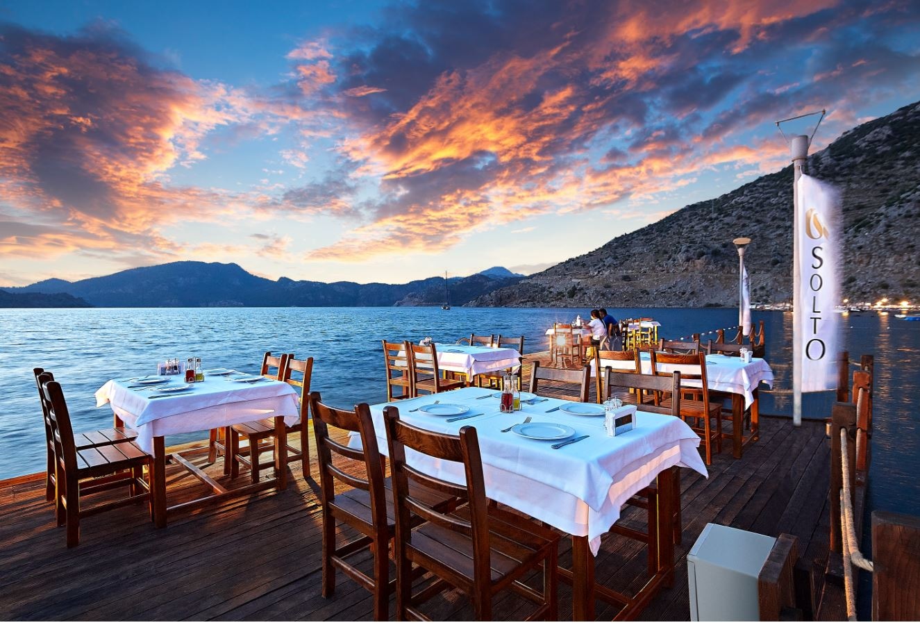 restaurants-fi-light-pier-restaurant