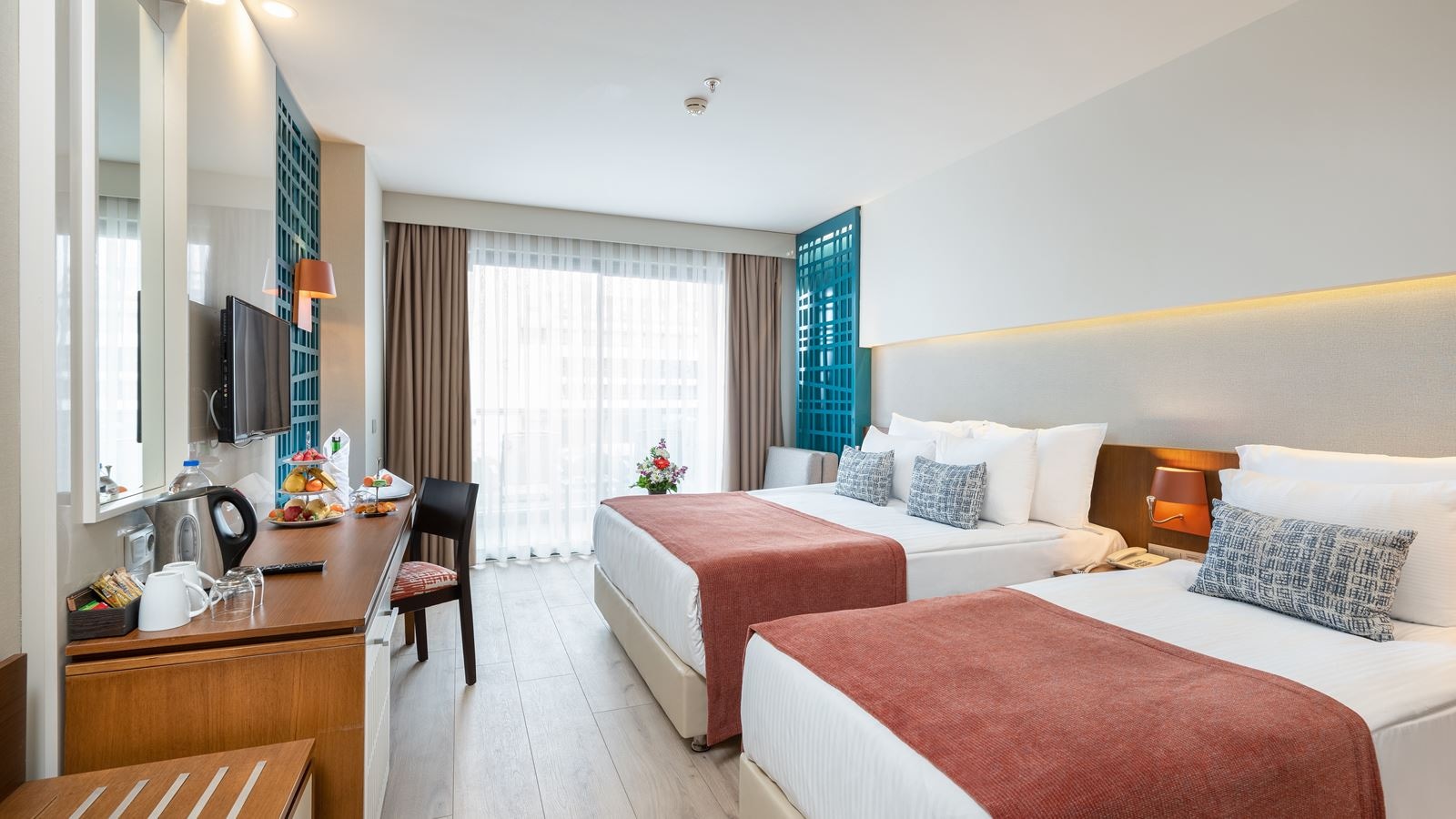 rooms-standard-room-side-sea-view