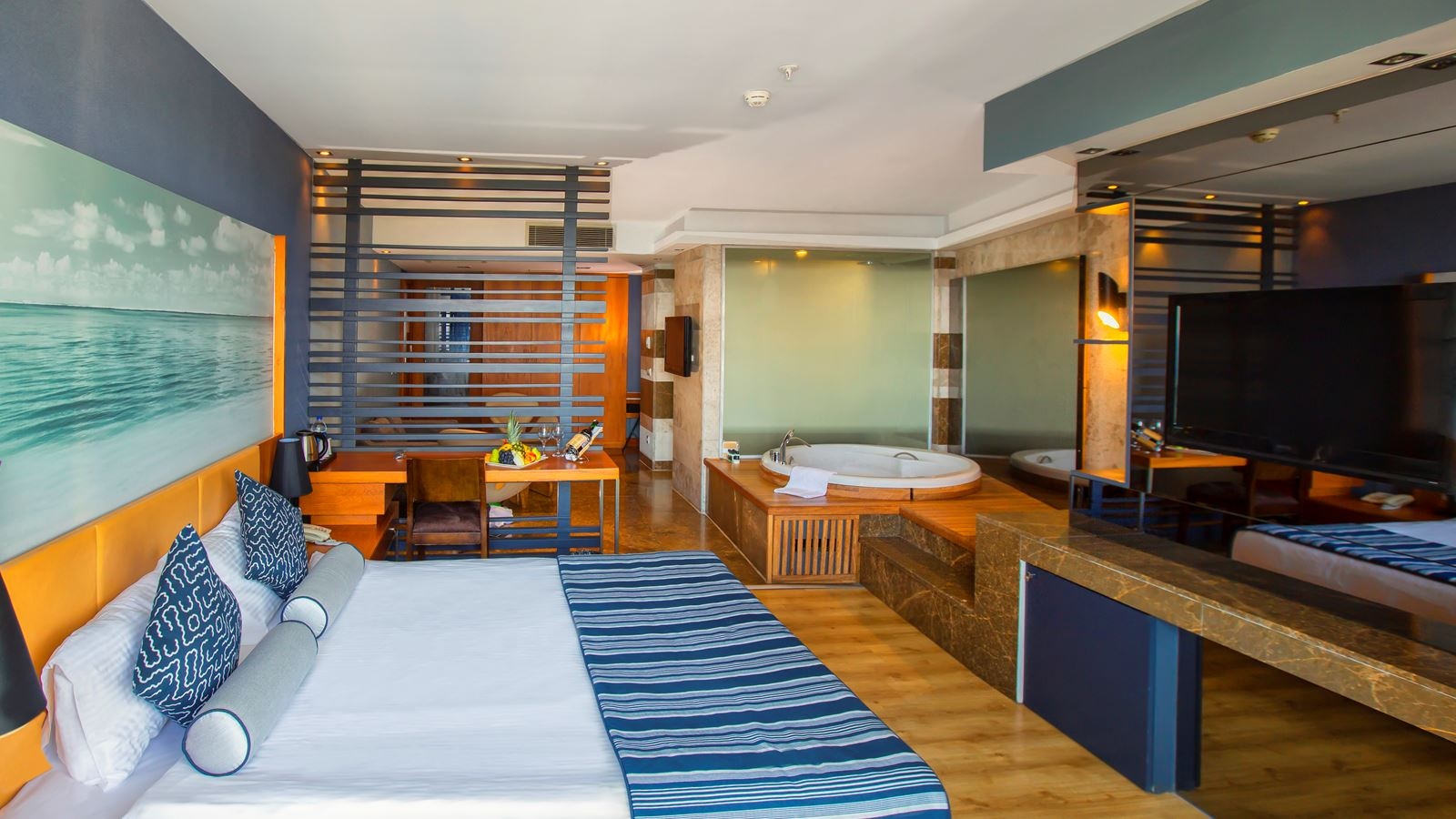 rooms-deluxe-room-with-jacuzzi