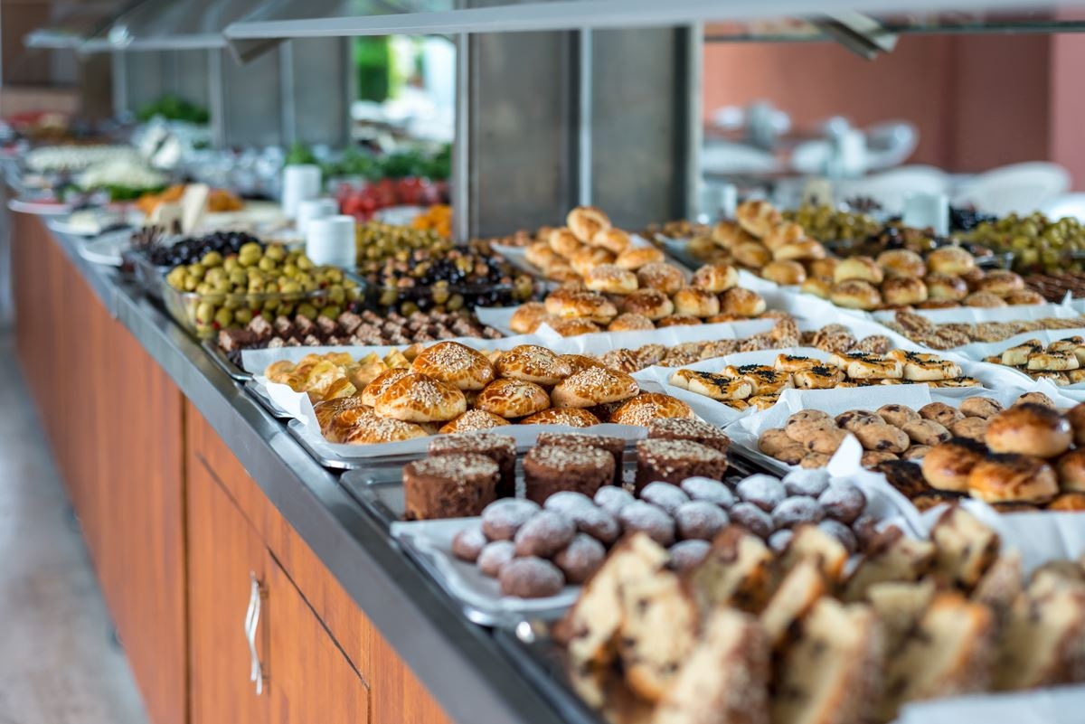 restaurants-outdoor-pool