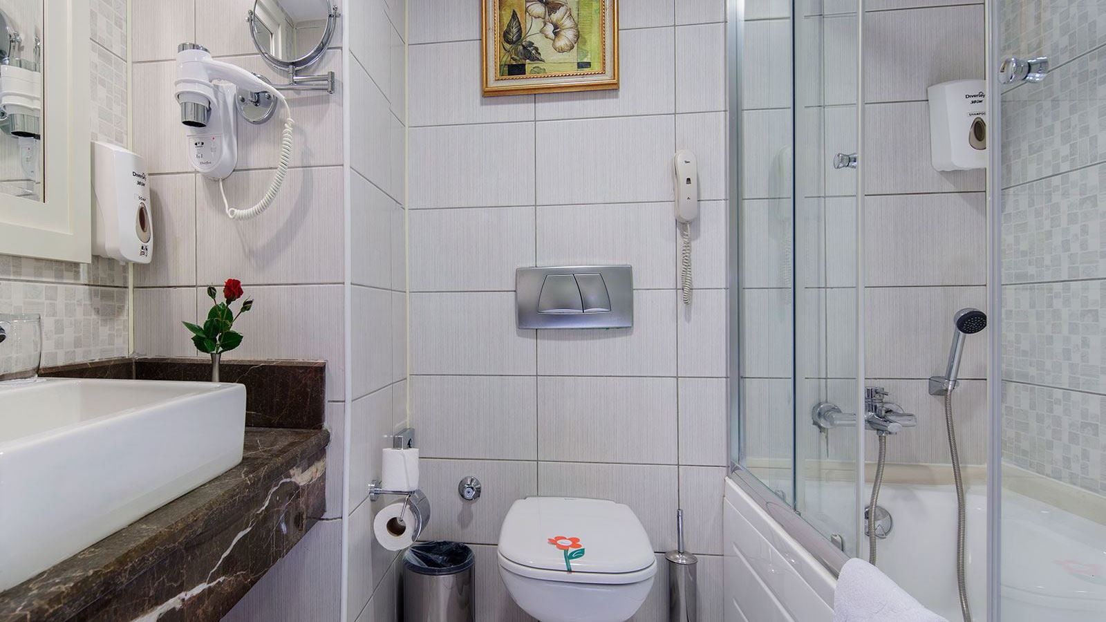 rooms-family-deluxe-room-land-view-type-2