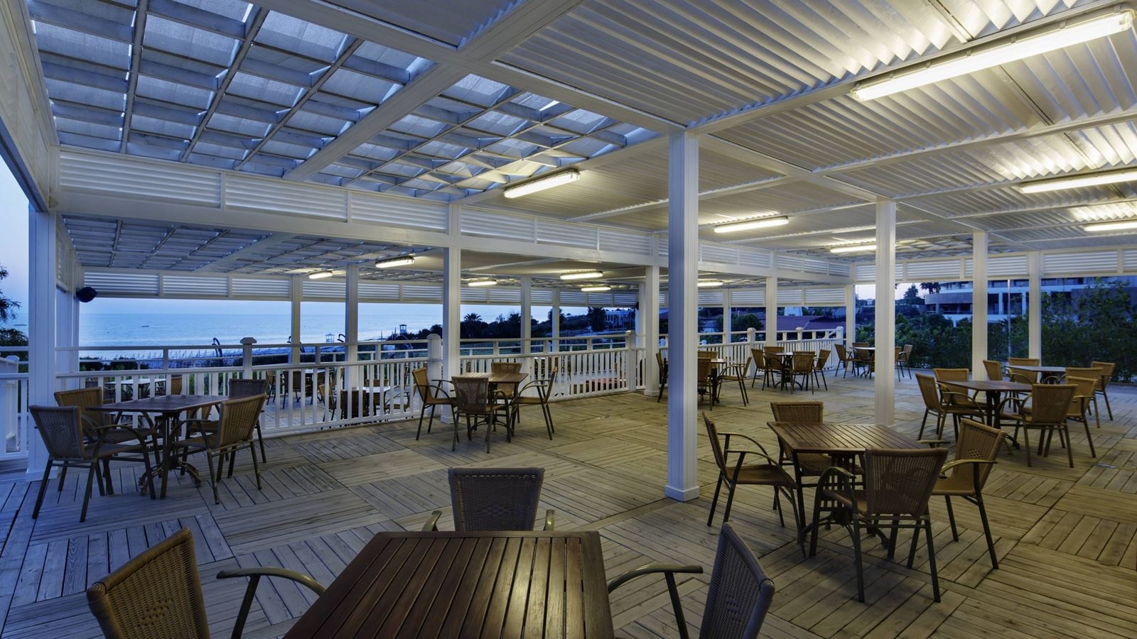 restaurants-beach-bar