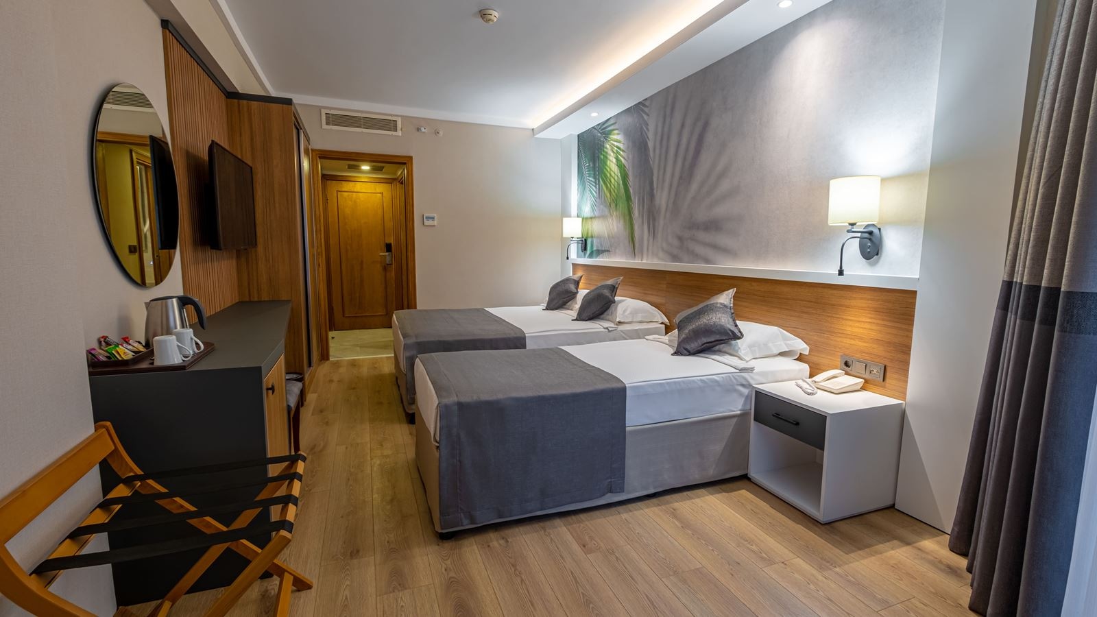 rooms-standard-room-side-sea-view