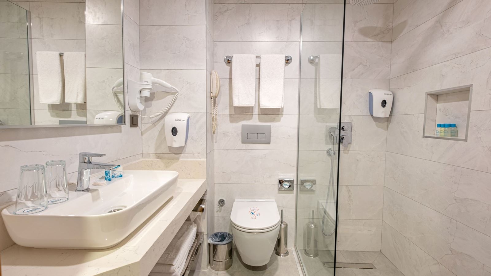 rooms-family-deluxe-room-land-view-type-2