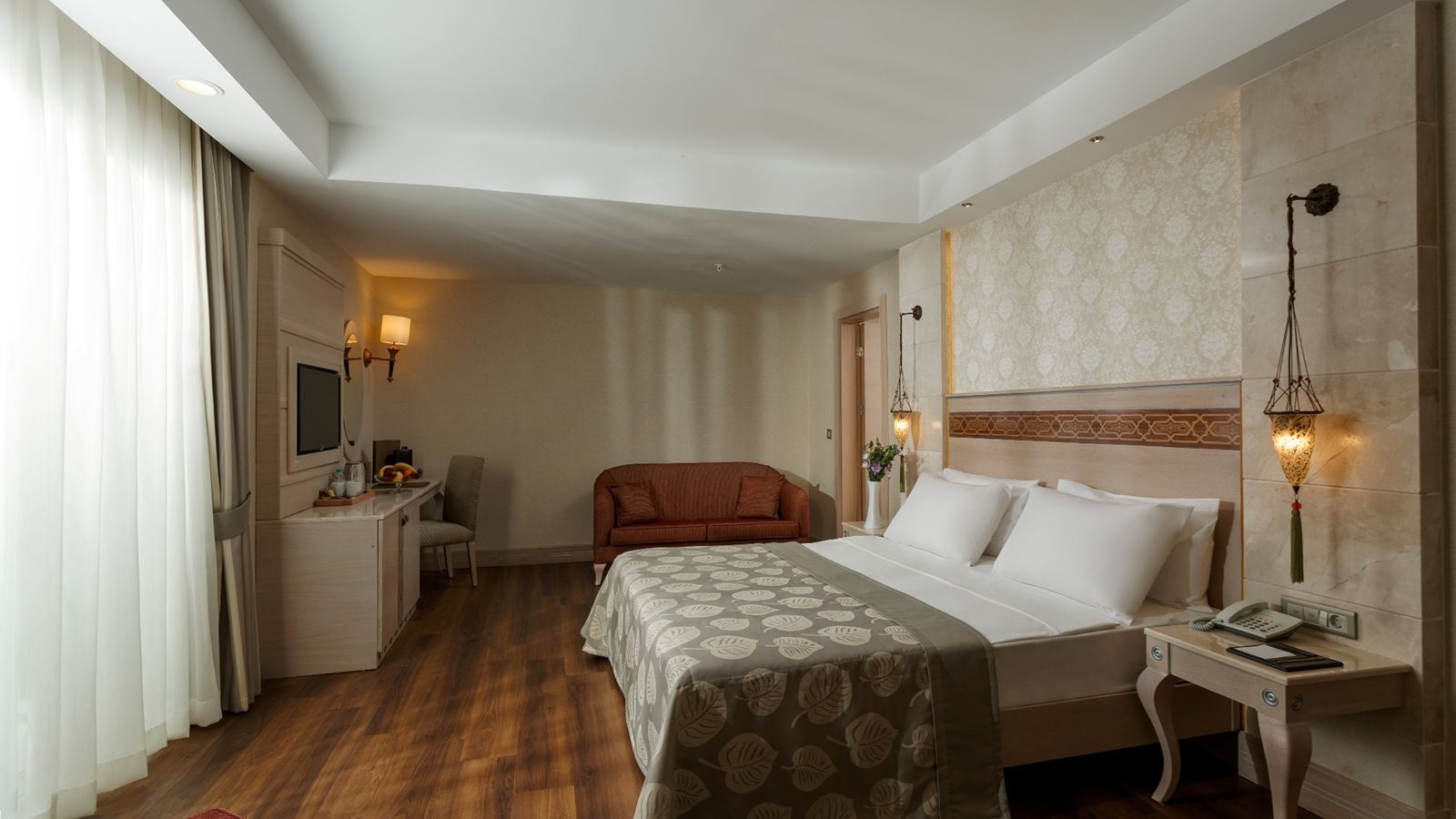 rooms-deluxe-superior-family-room