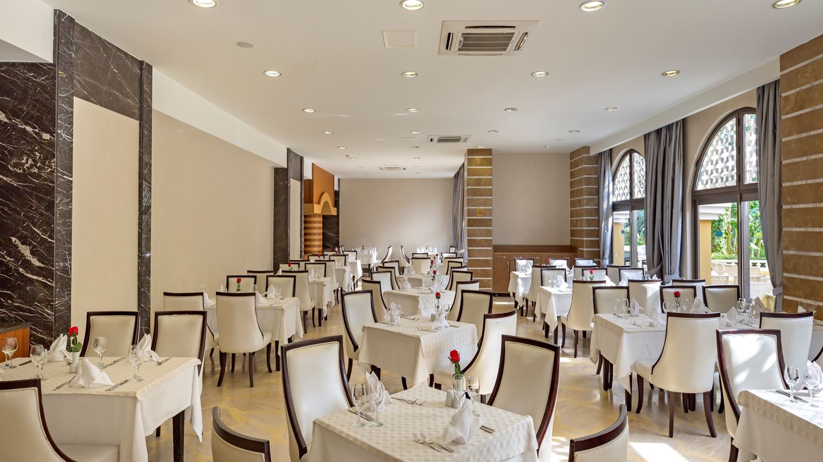 restaurants-palace-main-restaurant