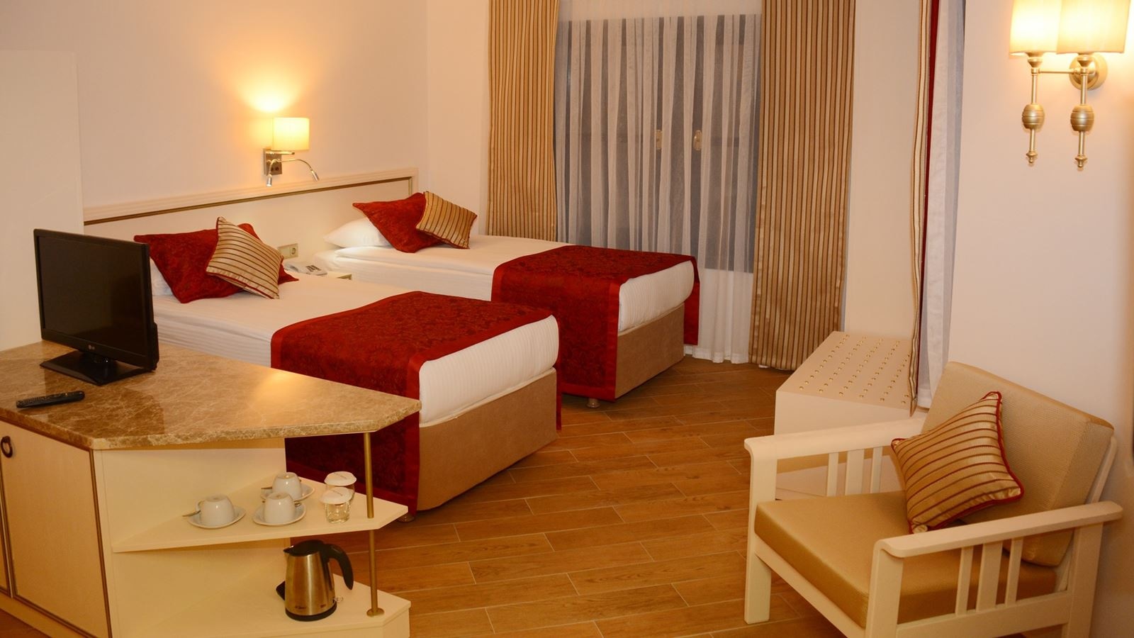 rooms-club-family-room