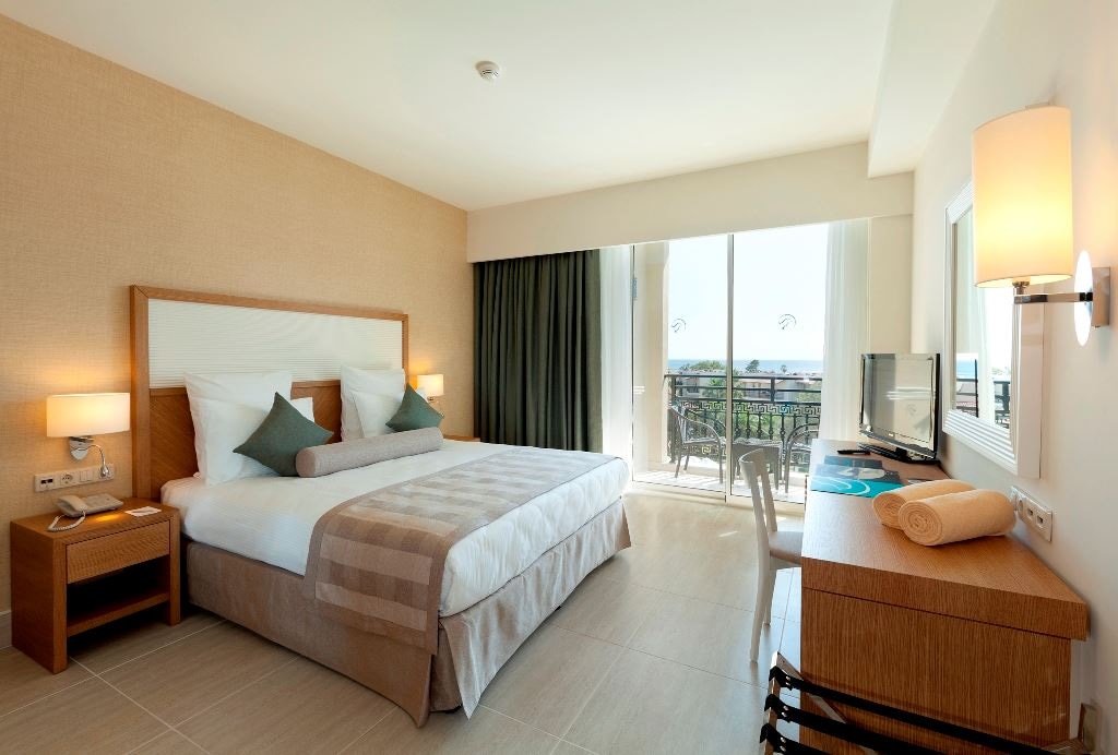 rooms-connection-family-room