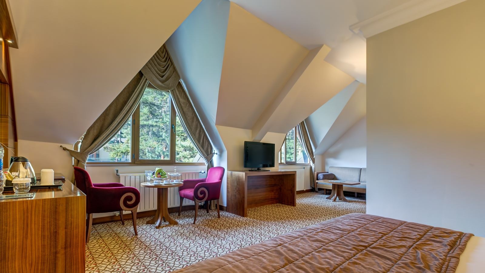 rooms-deluxe-oda-orman-tarafi