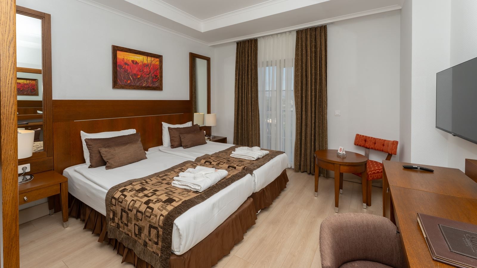 rooms-main-building-standard-land-view-room