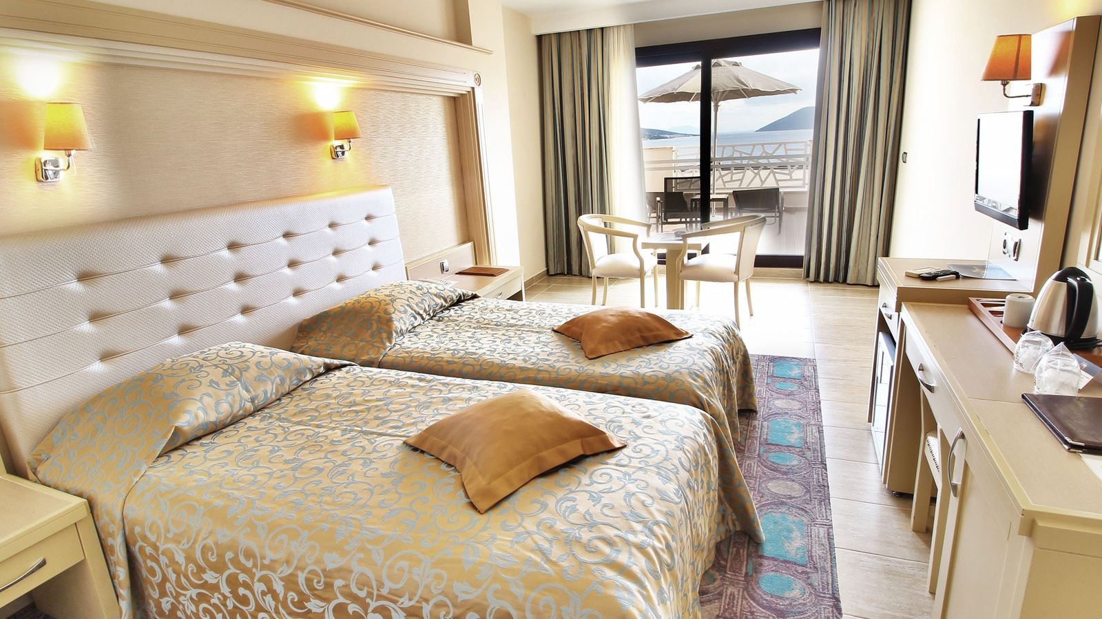 rooms-deluxe-room-sea-view-with-terrace