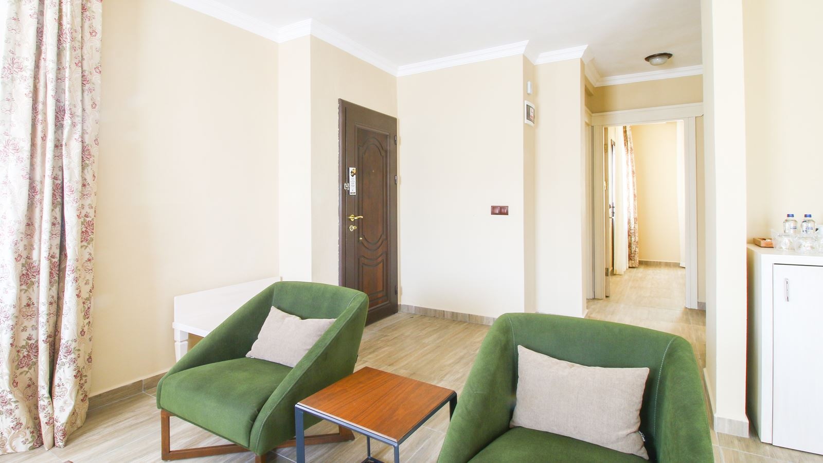 rooms-deluxe-apart-room