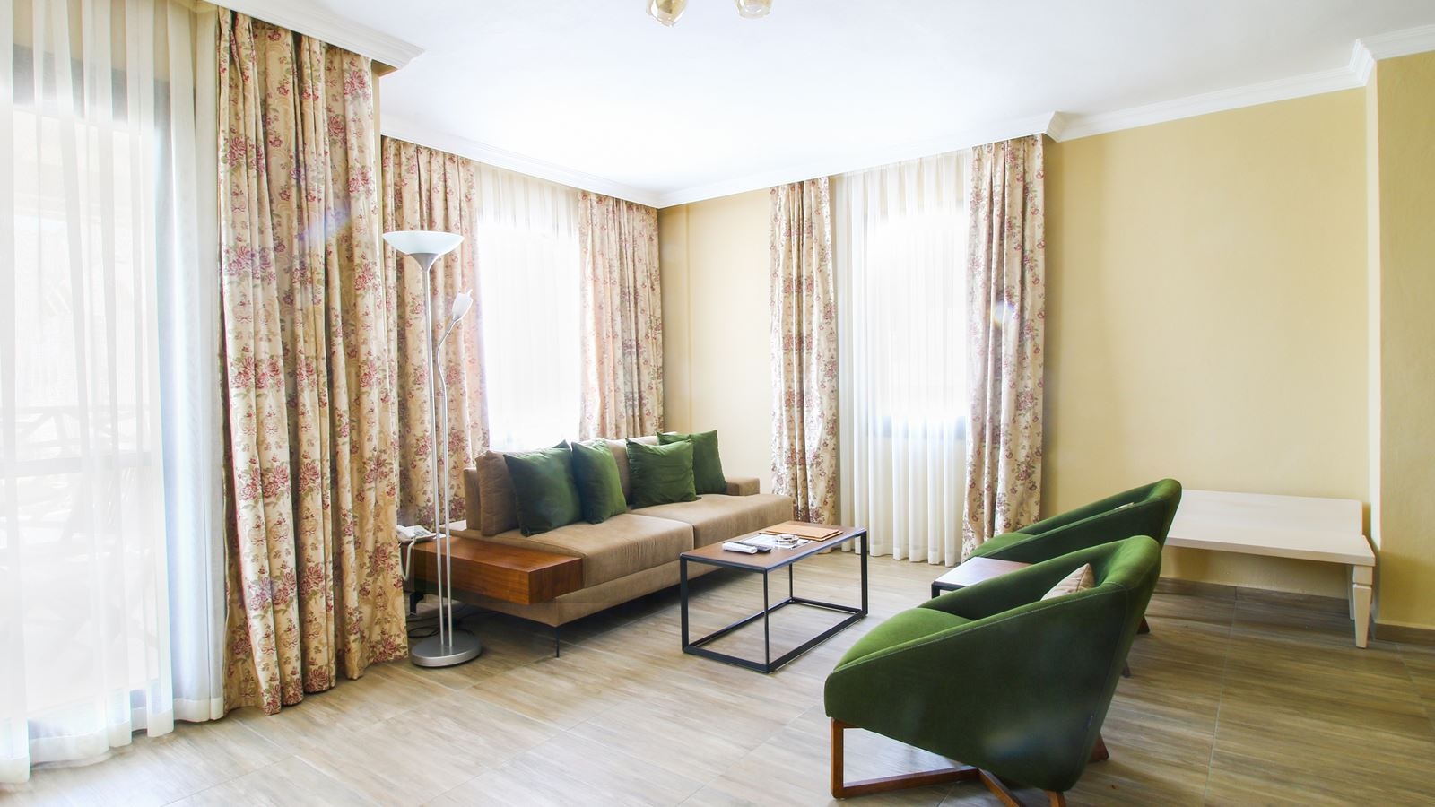 rooms-deluxe-apart-room