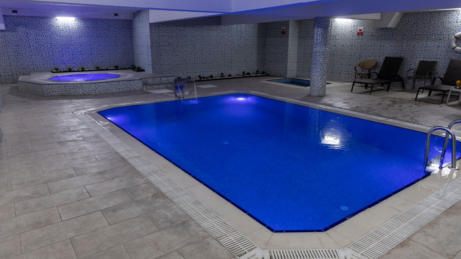 pools-indoor-pool