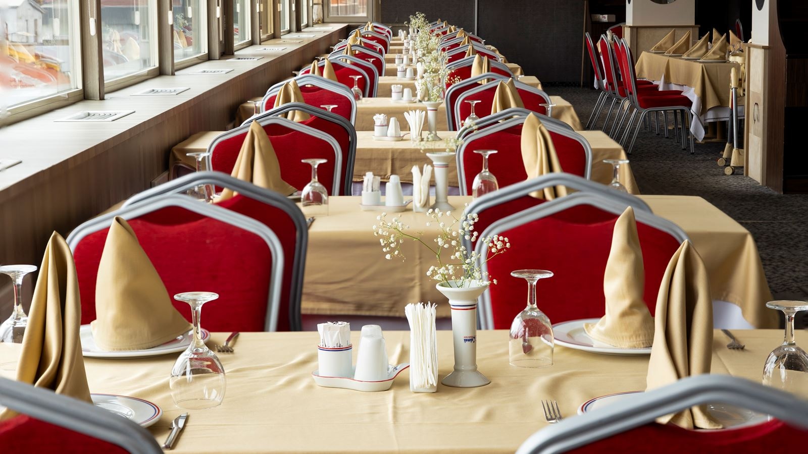 restaurants-restaurant