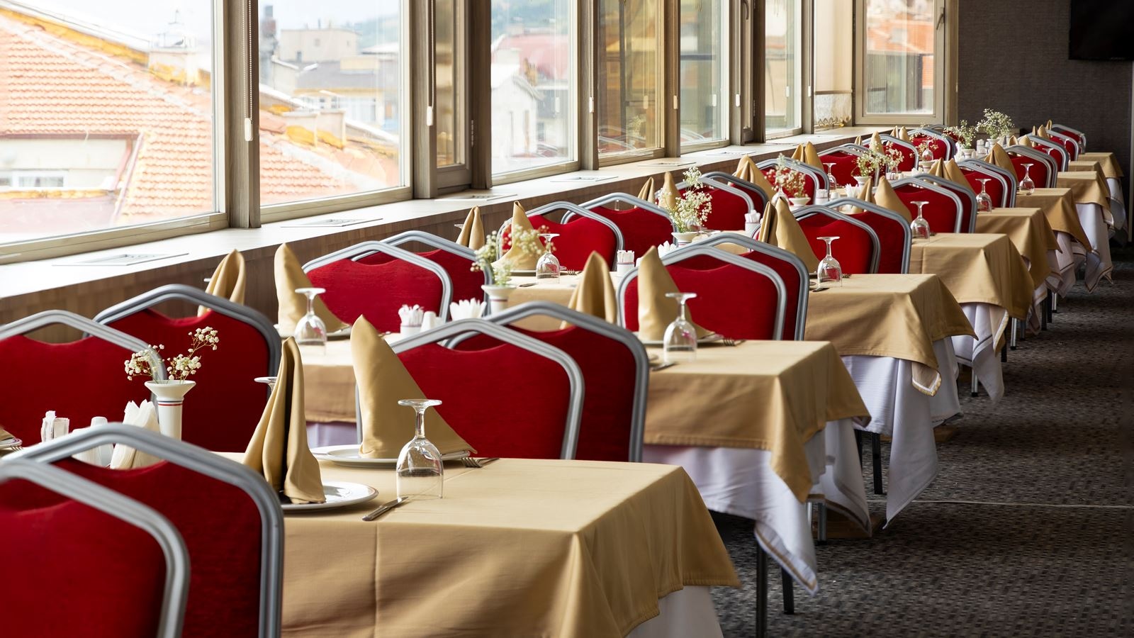 restaurants-restaurant